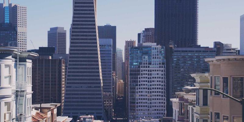 建筑工程消防系统设计与施工验收规范全解读：从装饰装修到竣工交付的关键要点