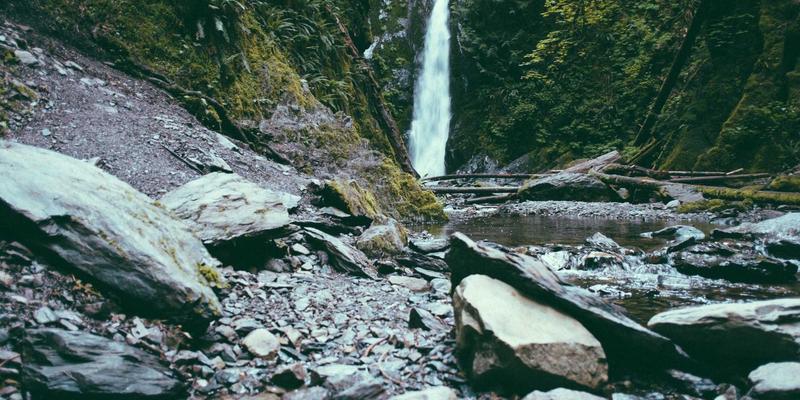 建筑工程竣工验收全攻略：流程、标准与常见问题处理