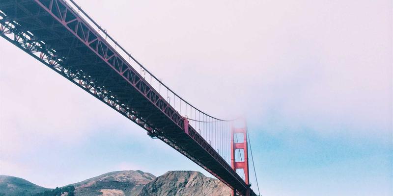 龙信建设：以卓越装修设计与建筑工程92标准，重塑现代建筑品质新标杆